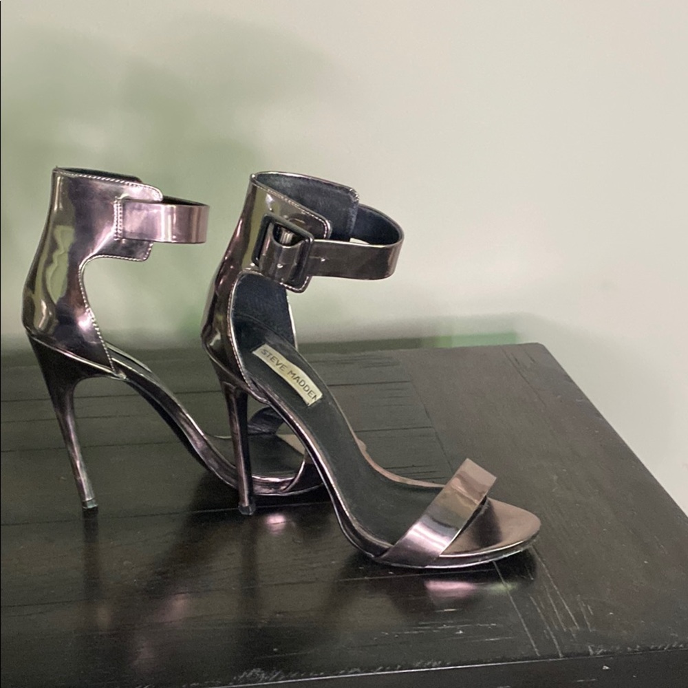 Steve Madden Metallic Sandals - Picture 5 of 6